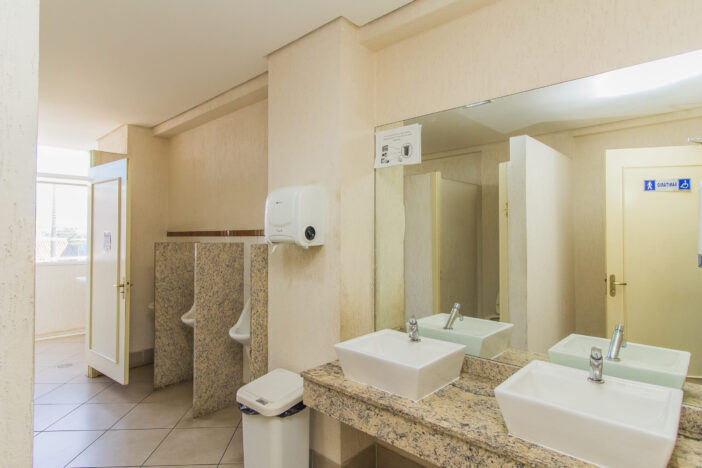 Condomínio Comercial Av. Boqueirão (63)