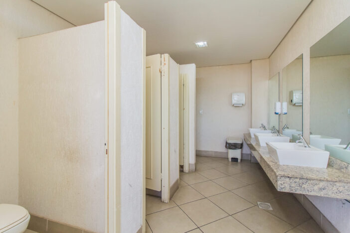 Condomínio Comercial Av. Boqueirão (68)