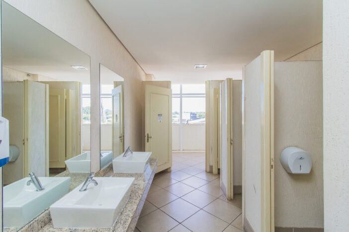 Condomínio Comercial Av. Boqueirão (69)